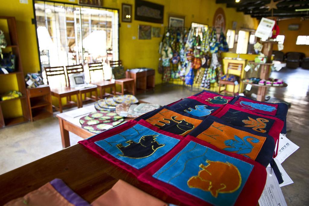 Отель Olga'S The Italian Corner Ливингстон Экстерьер фото